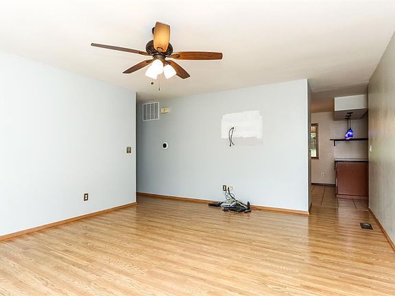 4th image of 2142 Bellsburg Dr