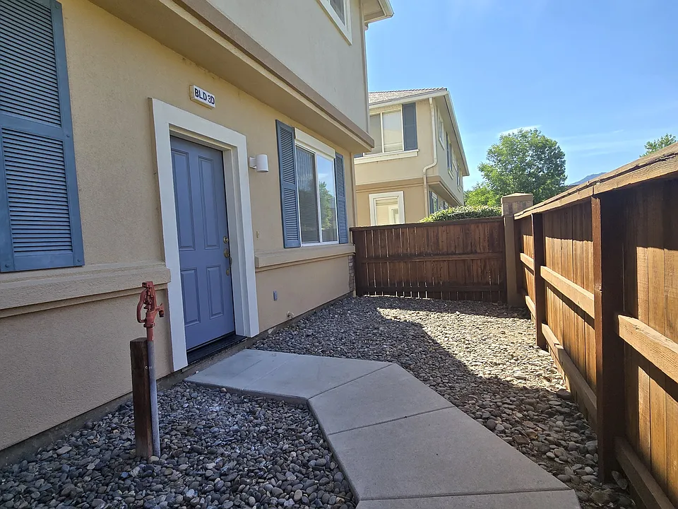 1751 Pinewood Dr #3-D