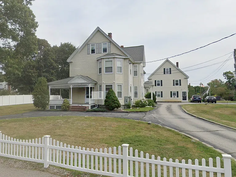 411 Adams St #3 — Photo 1