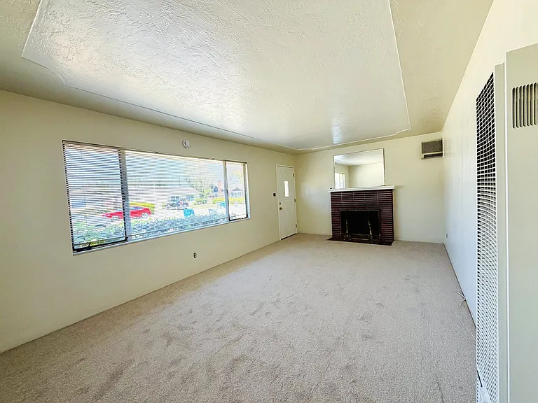 508 La Sierra Way — Photo 2