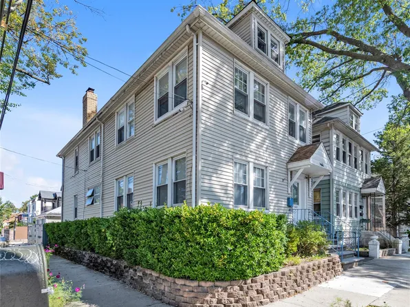 12401 9th Avenue, College Point, NY 11356