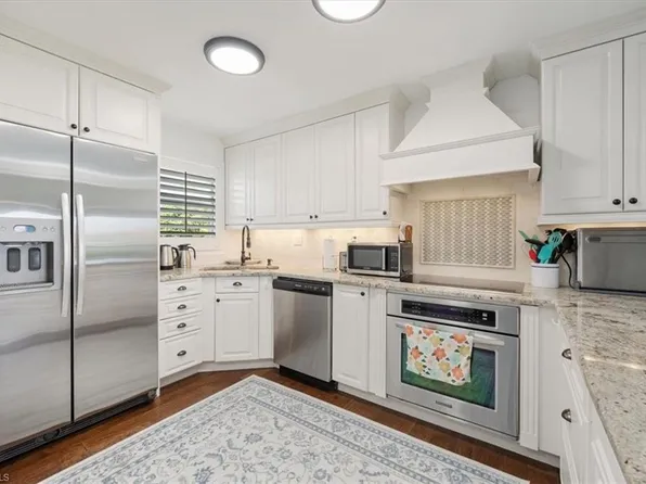 45 High Point CIR S #203, NAPLES, FL 34103