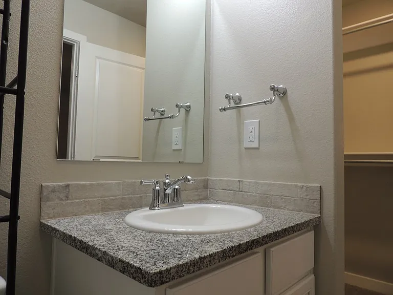 1200 Cajun St — Photo 12