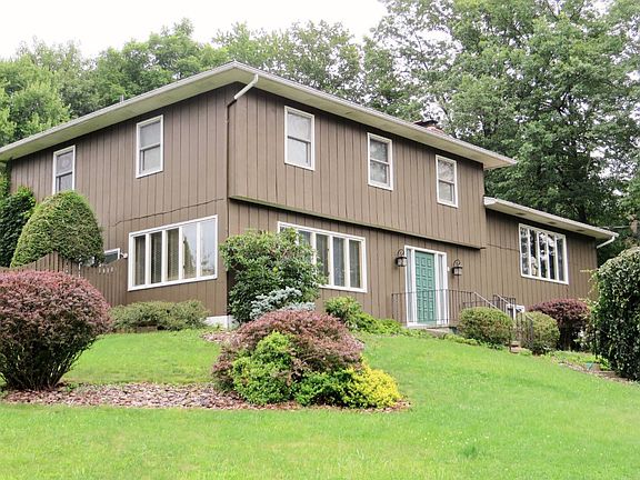 2nd image of 14 Camelot Dr