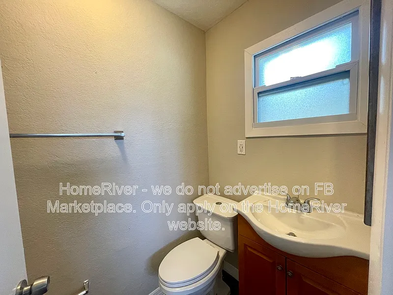 3 bed, 2.0 bath, 1200 sqft, $2,250 — Photo 3