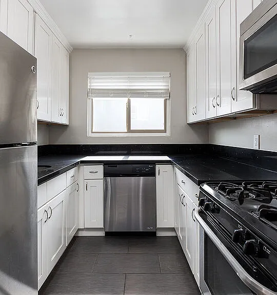 925 N Curson Ave #7 — Photo 8
