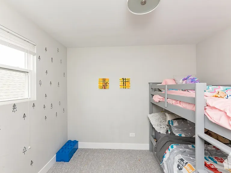 3570 W Dickens Ave #2 — Photo 20