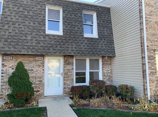 1664 Shamrock Ct, Aurora, IL 60505