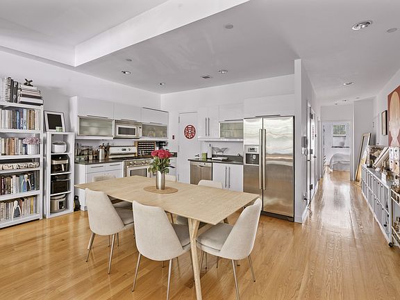4th image of 324 Dean St APT 2B