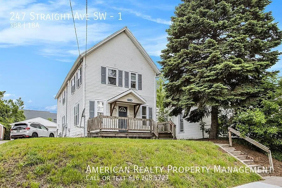 3 bed, 984 sqft, $1,350 — Photo 1