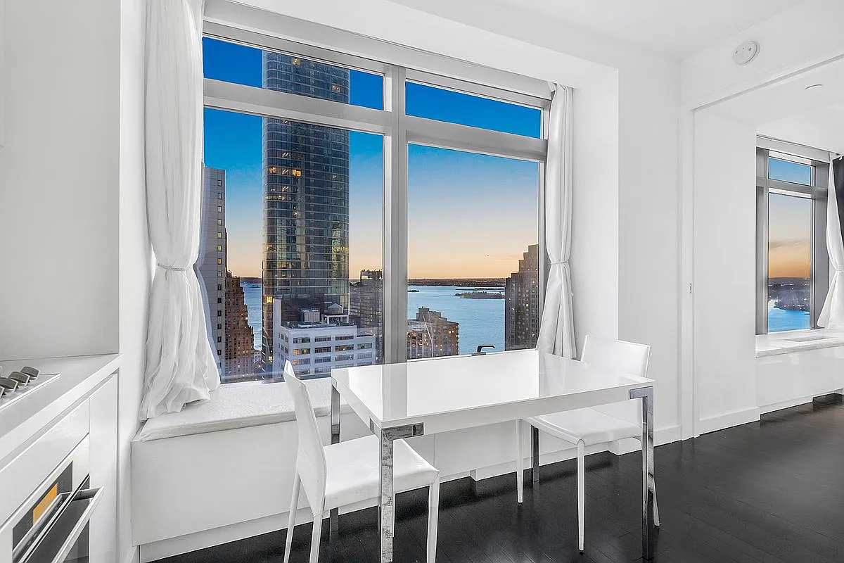 123 Washington St APT 36H photo 1