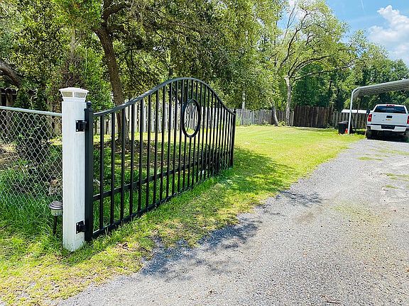 Gate