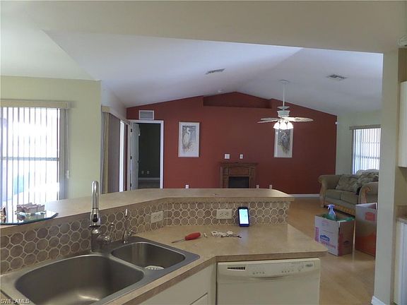 5th image of 1221 NE 9th Ave