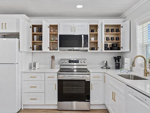 4th image of 4501 N Ocean Blvd.