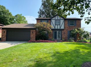 35383 Glengary Cir, Farmington Hills, MI 48331