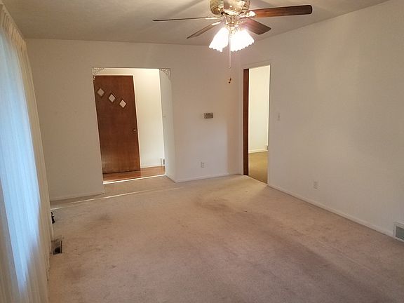 3rd image of 1114 Plainview Ave