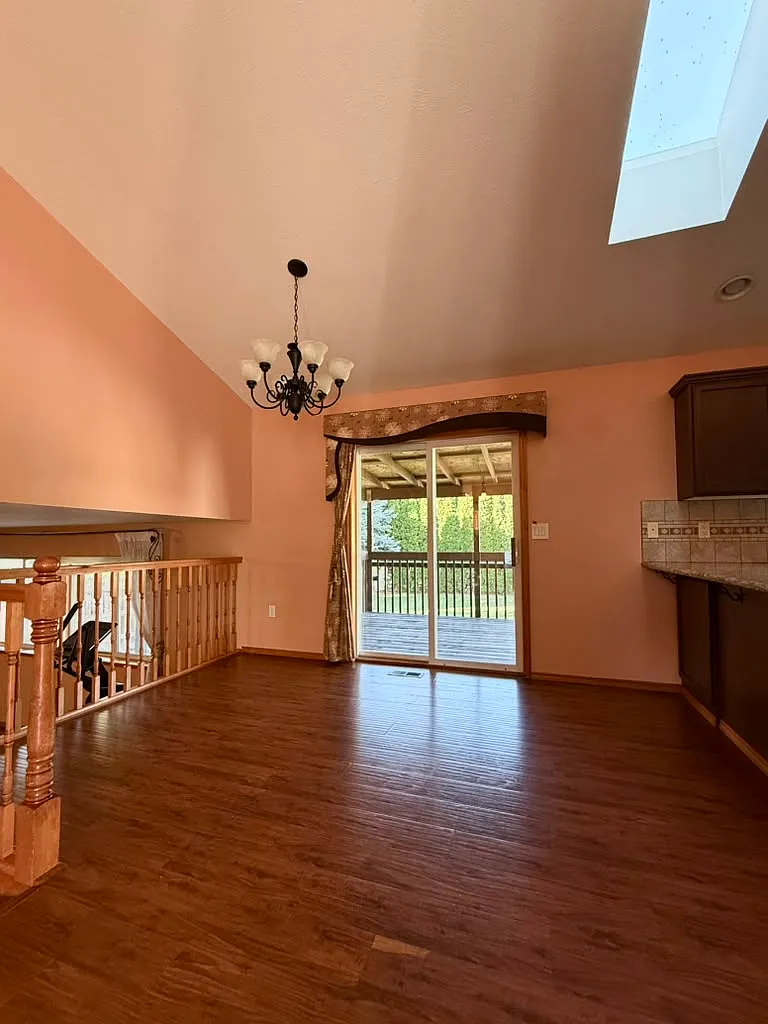4 bed, 2282 sqft, $2,500 — Photo 4