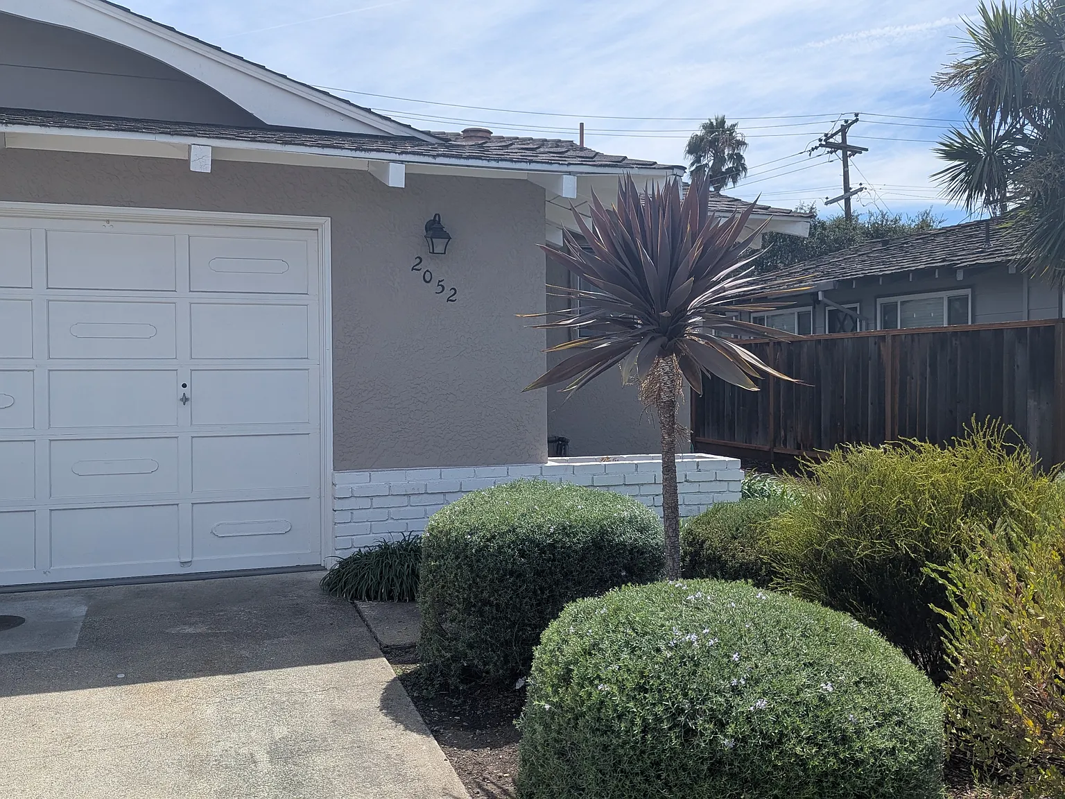2052 Town And Country Ln — Photo 2
