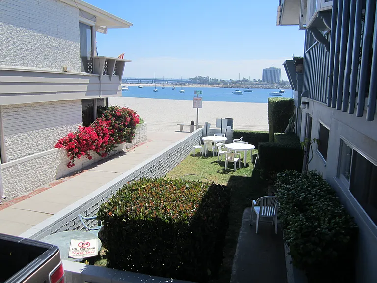 821 1/2 Coronado Ct — Photo 24