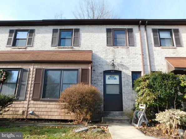 63 Bishop Dr, Aston, PA 19014
