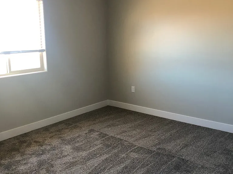 655 S Malorie Way — Photo 17