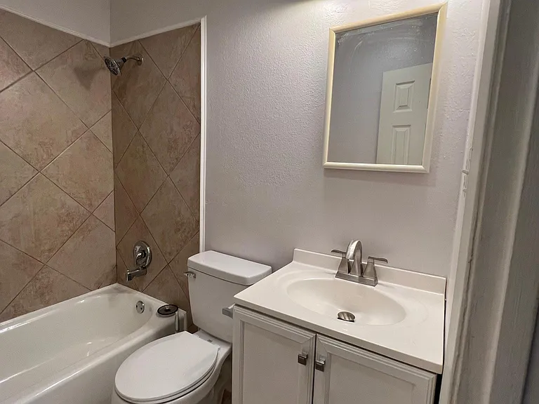 2114 Alison Ave — Photo 10
