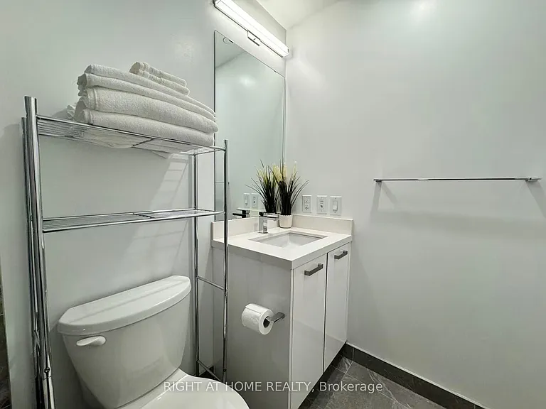 458 Richmond St W #1007 — Photo 19