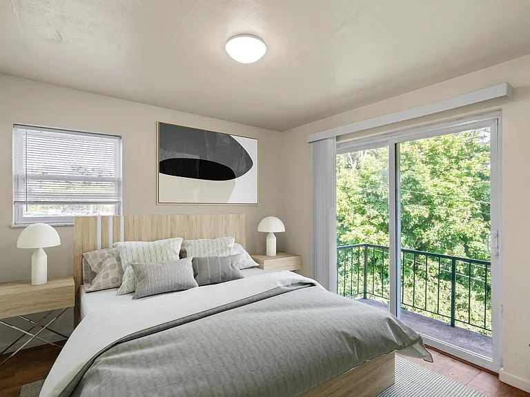 Westport Edge Apartments — Photo 33