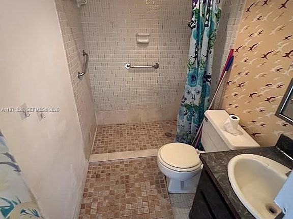3rd image of 447 NE 195th St APT 414