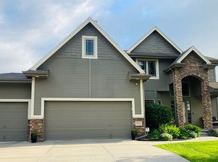 20002 Dewey Ave, Elkhorn, NE 68022