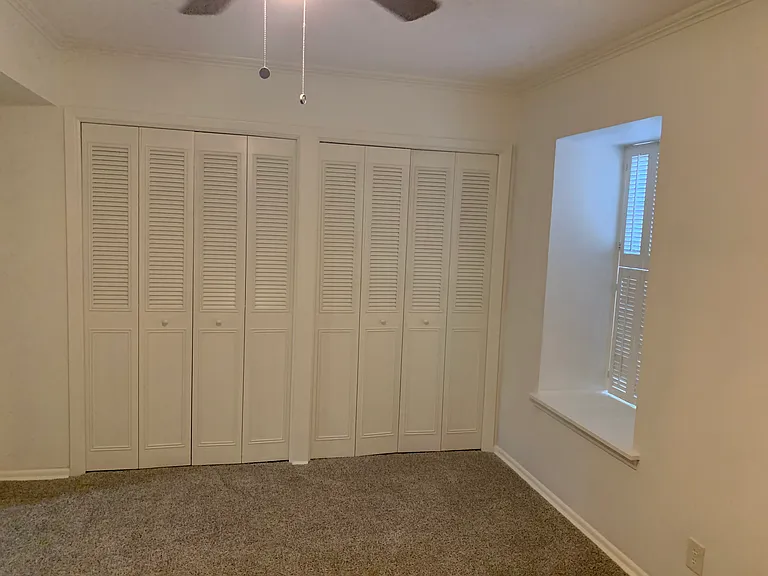 1045 Shook Ave — Photo 12