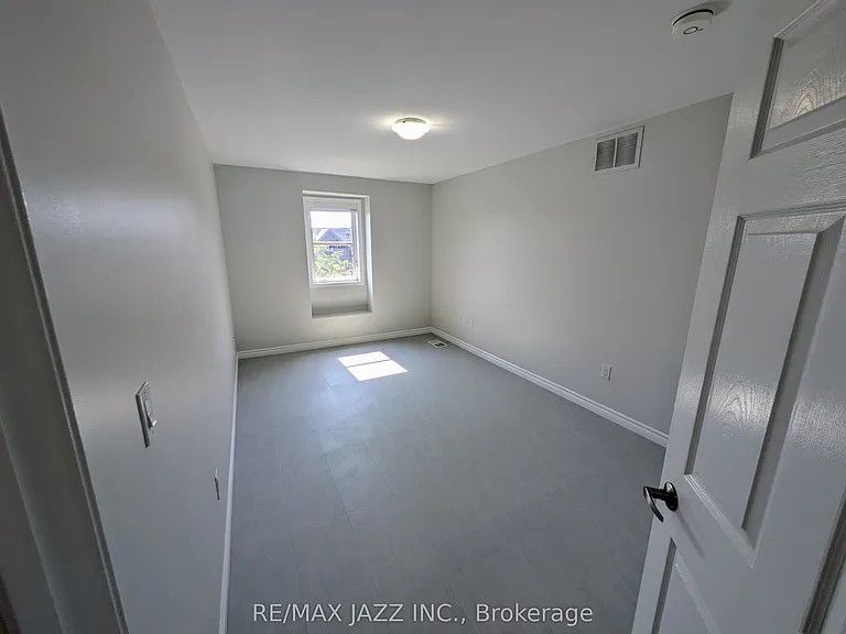 770 King St E #202 — Photo 17