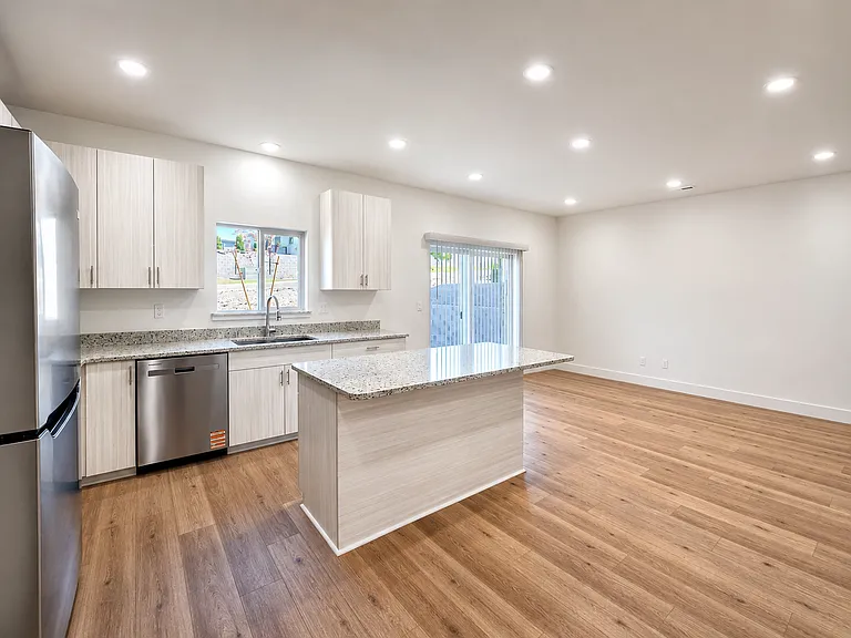 5828 W 40th Ct — Photo 27