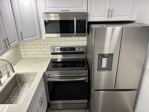 2nd image of 215 Berkshire E #K215