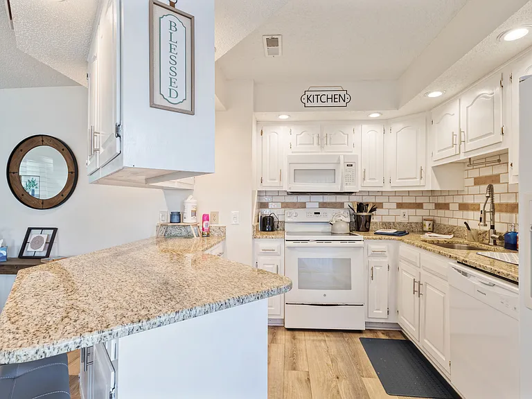 4242 Pinehurst Cir #N3 — Photo 5