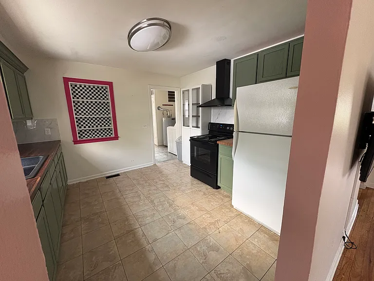163 Highland Ave — Photo 8