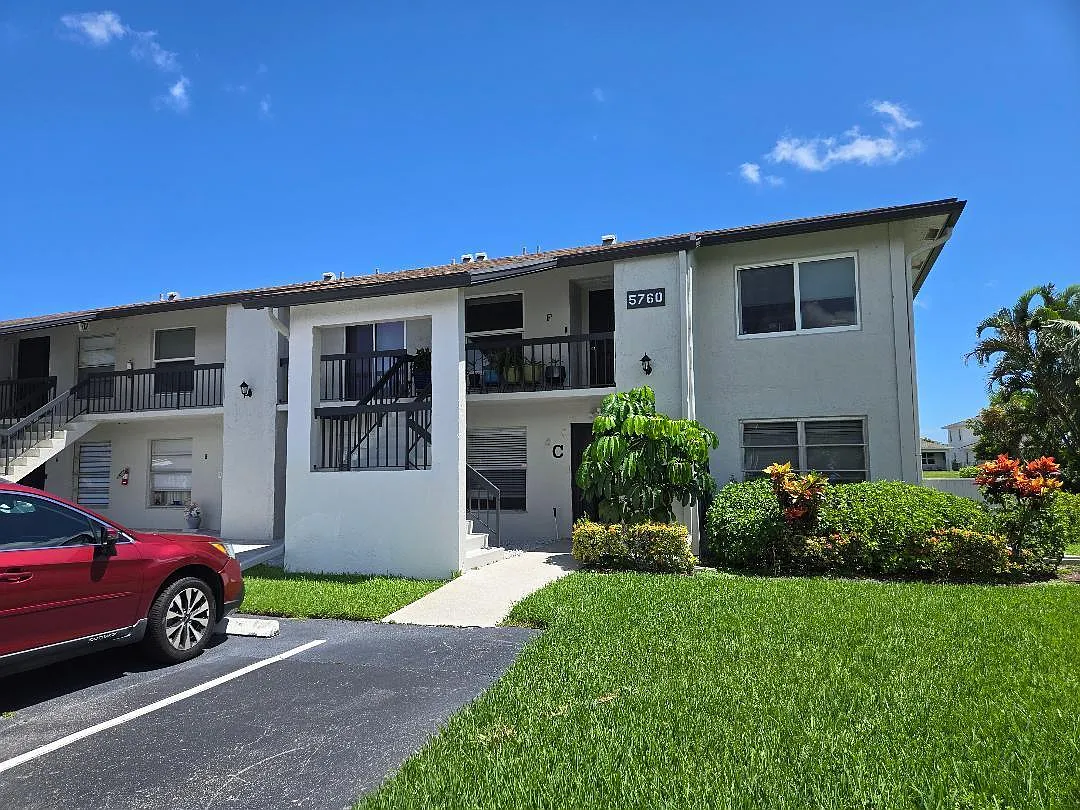 2 bed, 2.0 bath, 1198 sqft, $2,200 — Photo 2