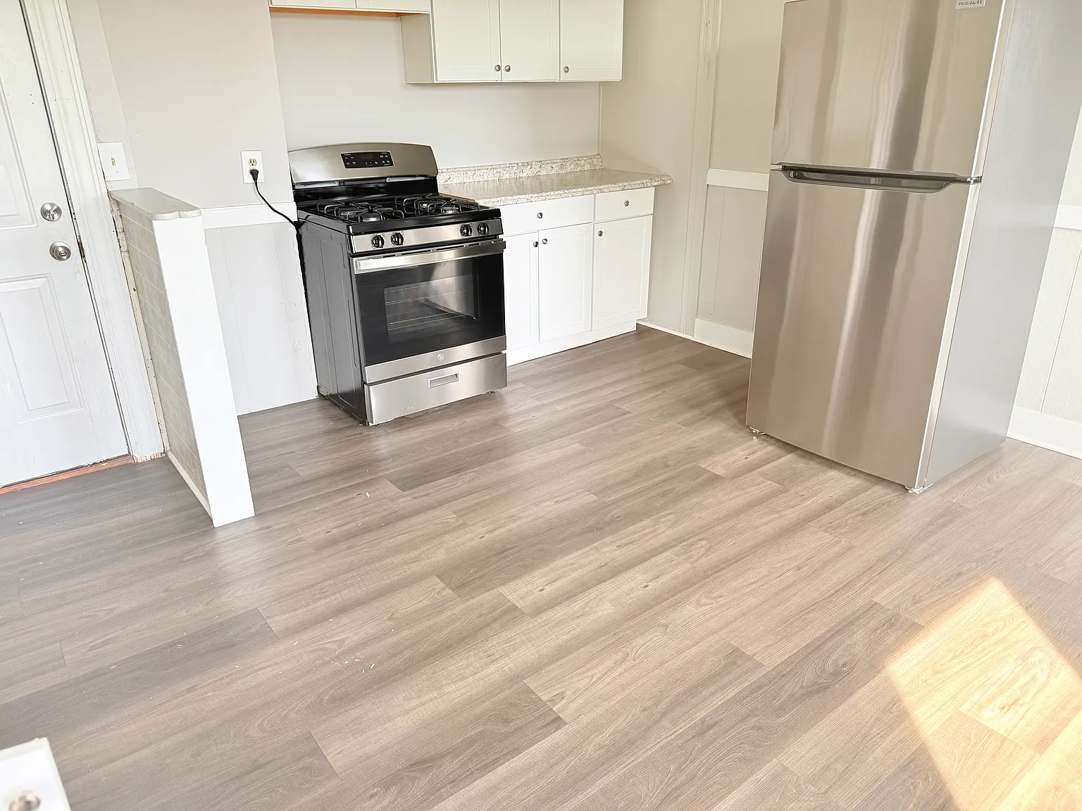 2 bed, 950 sqft, $1,400 — Photo 3