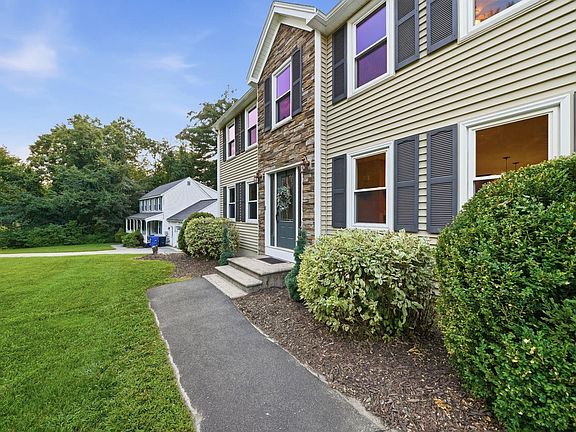 4th image of 25 St. Anthony Drive
