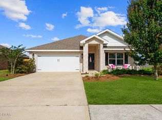 102 Spikes Cir, Southport, FL 32409