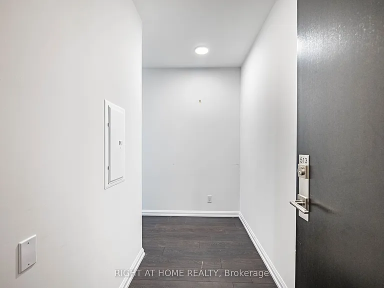 4208 Dundas St W #513 — Photo 4
