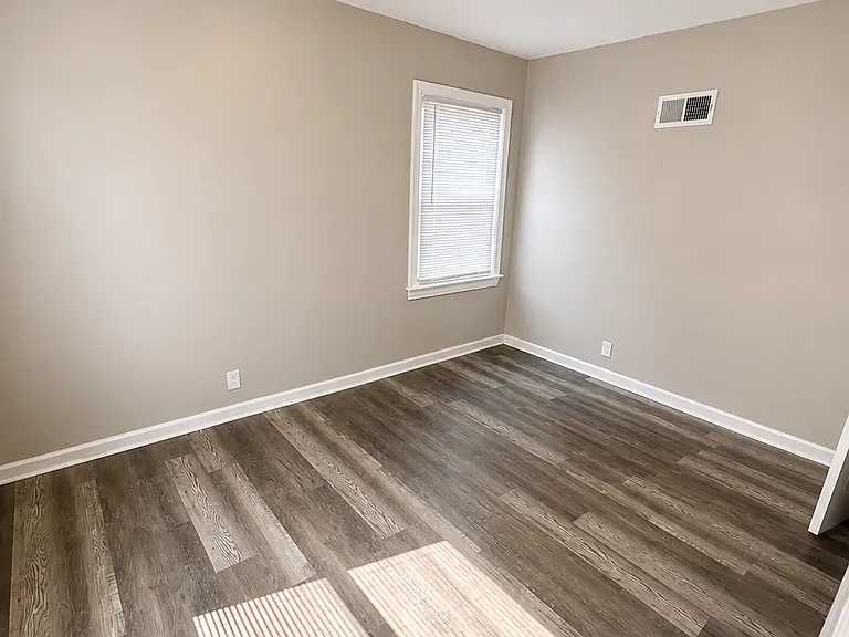 453 Plaza Ave — Photo 10