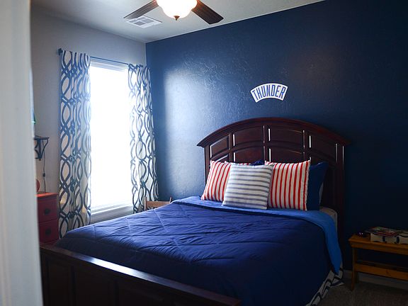5th image of 556 Stephany Dr NE