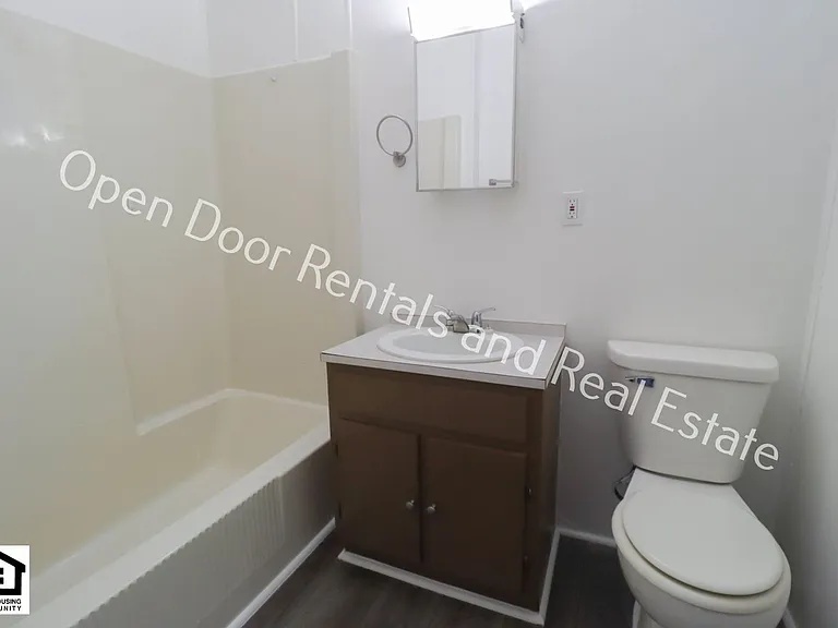 255 S Wayne St — Photo 6