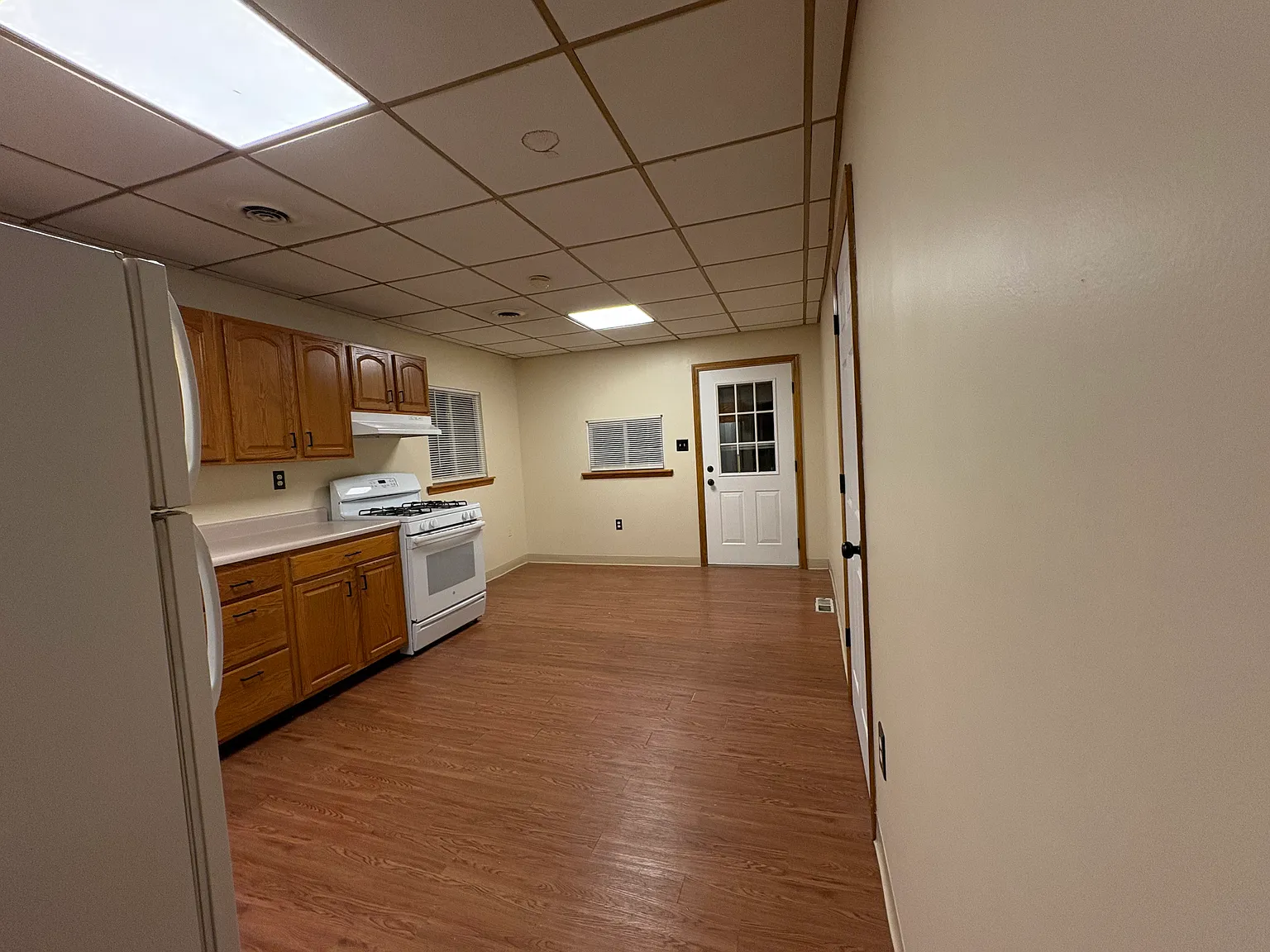 2 bed, 1000 sqft, $1,000 — Photo 4