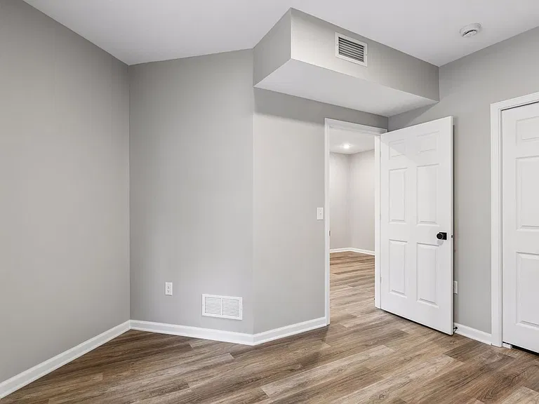 301 17th Ave Ne — Photo 9