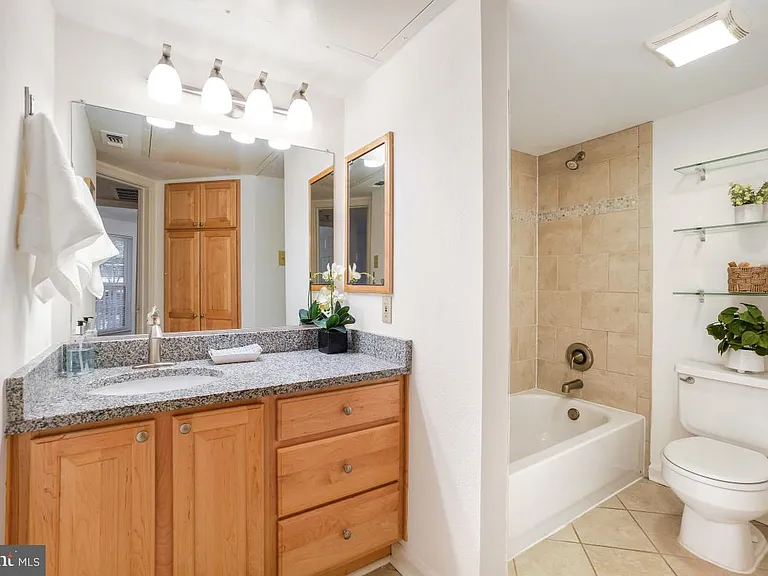 1524 Lincoln Way #100 — Photo 20