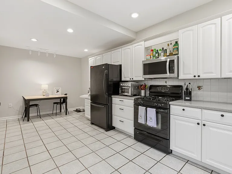 27 Wagner Ln #2 — Photo 9
