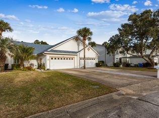 2870 Boat Club Ln, Navarre, FL 32566
