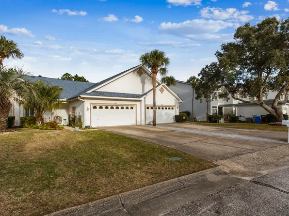 2870 Boat Club Ln, Navarre, FL 32566